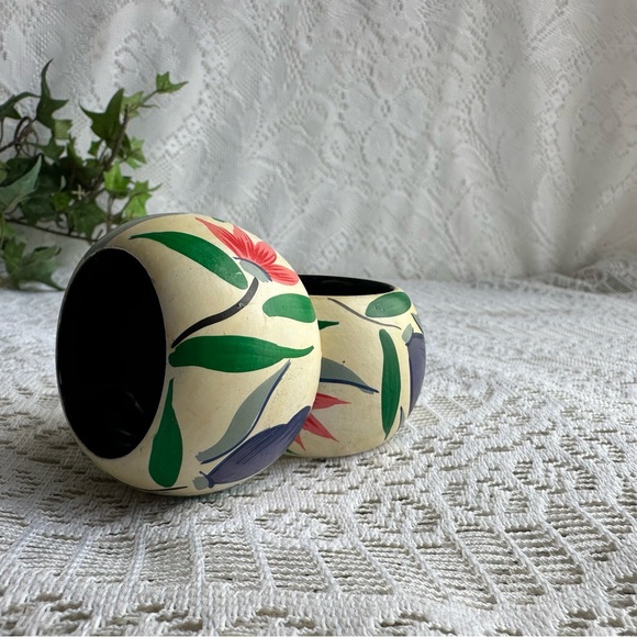 Hand Painted Napkin Rings (2) - Picture 4 of 6